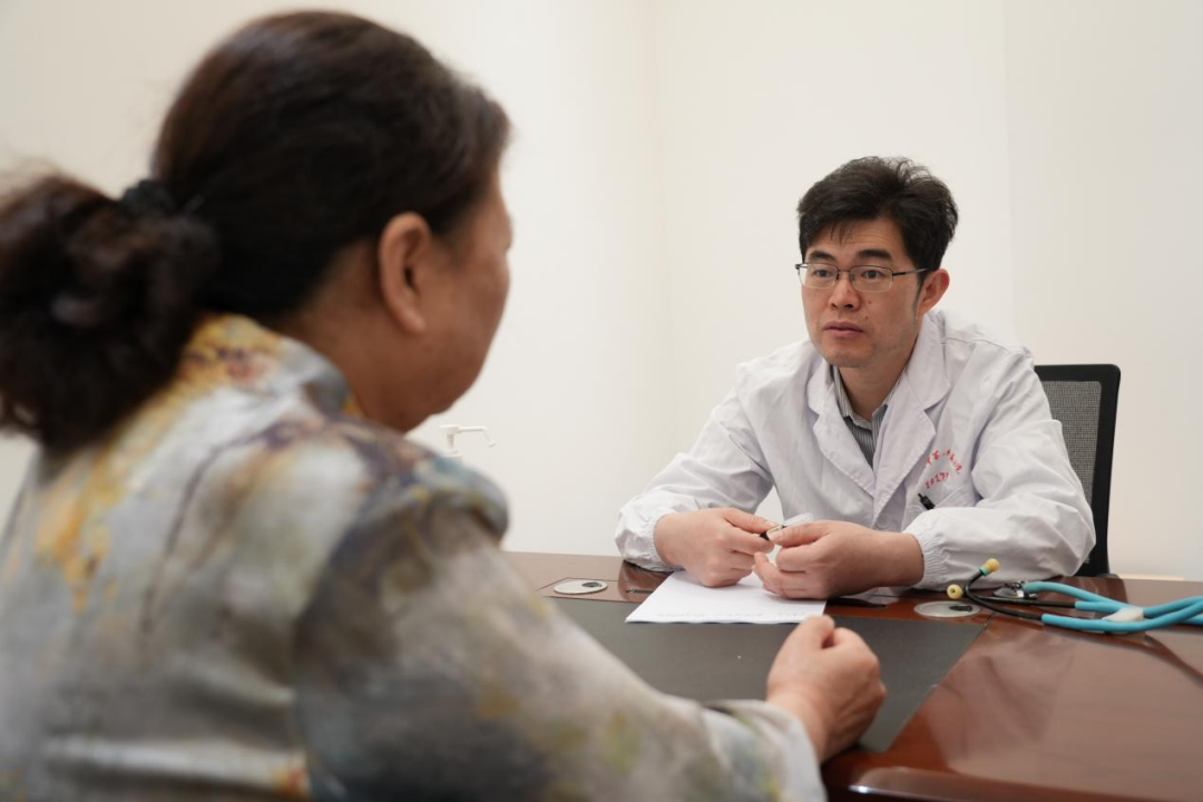 「百场义诊献礼 100 年二附」第 53 站暨省欧美同学会「海归杏林行」大型公益义诊活动走进庐山