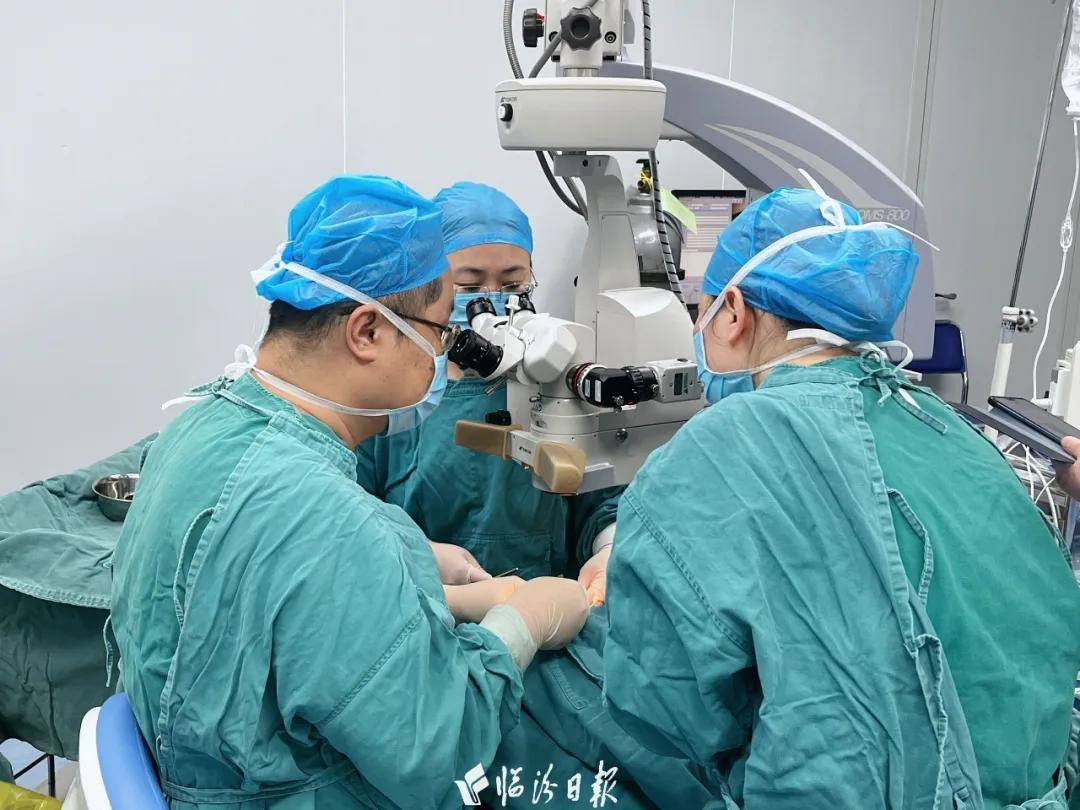 点亮斜视男孩眼中的「光」——临汾爱尔眼科医院公益救助项目为困难家庭带来希望