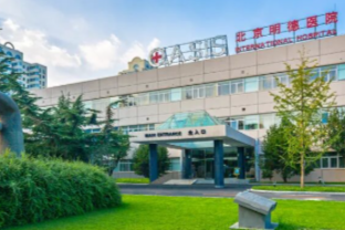 眼前总有「小飞虫」在飞？别慌，可能是玻璃体在「摸鱼」