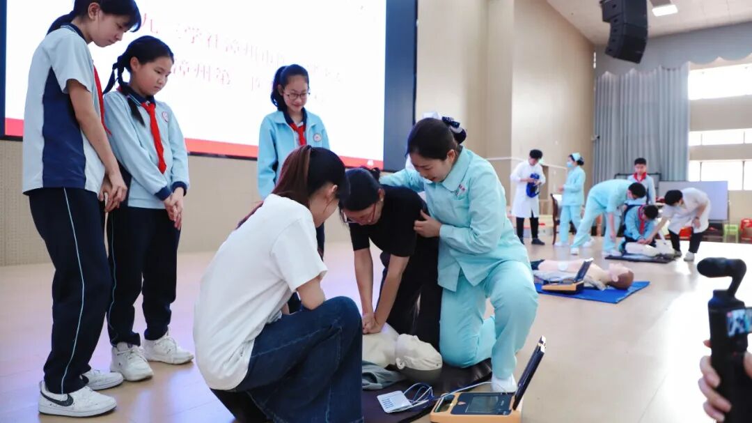 急救知识进校园,守护生命在身边——漳州第三医院走进龙溪学校开展急救科普活动