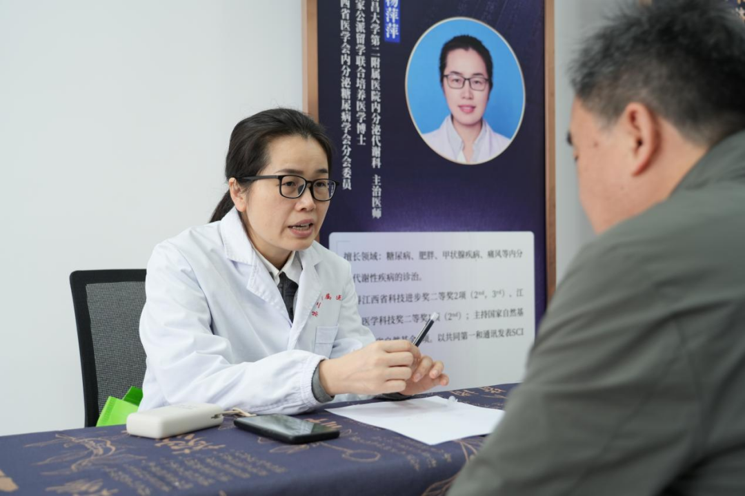 「百场义诊献礼 100 年二附」第 53 站暨省欧美同学会「海归杏林行」大型公益义诊活动走进庐山