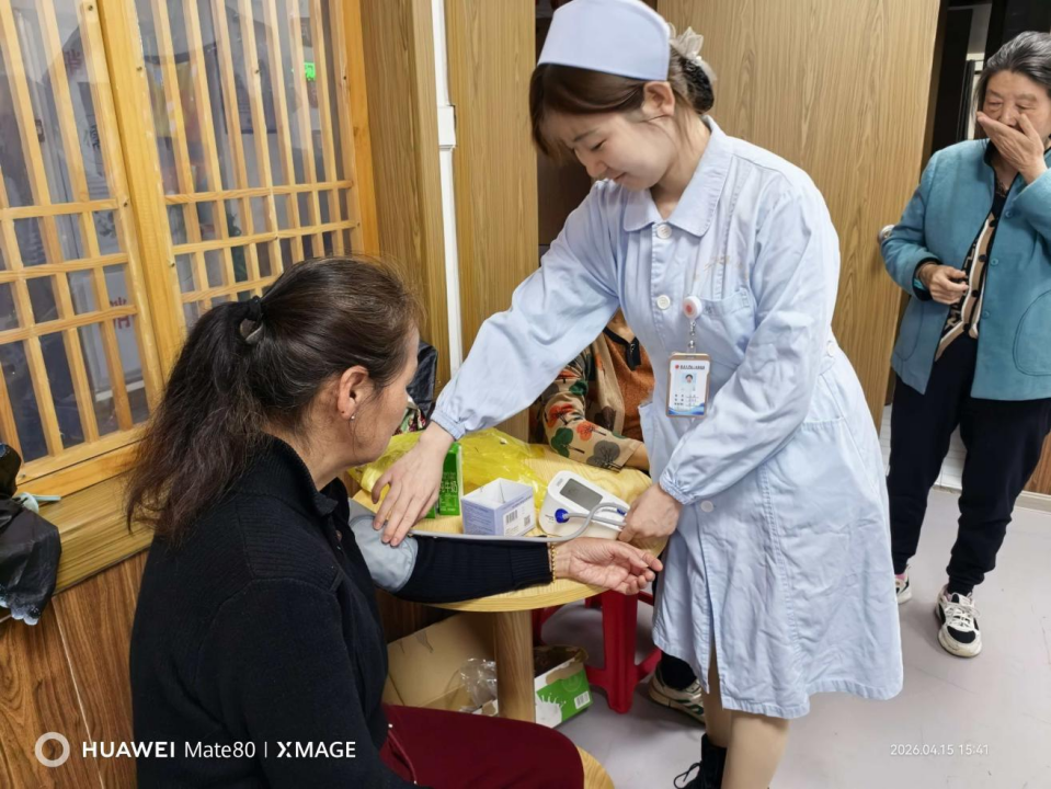 肿瘤防治进社区 健康科普暖人心——南大二附院肿瘤科开展全国肿瘤防治宣传周社区服务活动