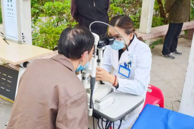 北京华厦民众眼科医院受邀走进世界村社区 专家呼吁：老年眼病早筛早诊早治
