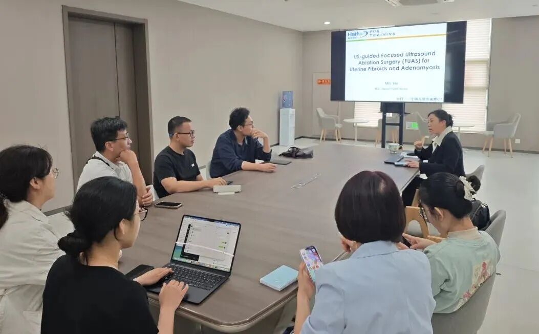 越南雄王医院医护团队来渝,参加聚焦超声消融手术培训