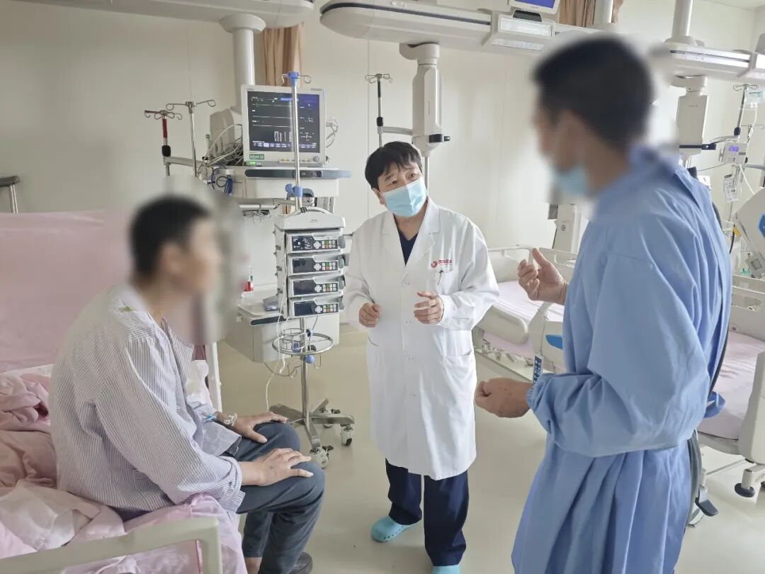 他凝血功能近乎「归零」，这场手术如何成为可能？