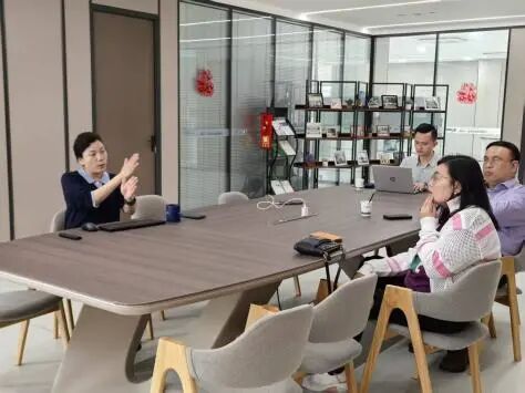 近 50 位中外医护相聚山城，开展聚焦超声前沿技术和临床方向培训