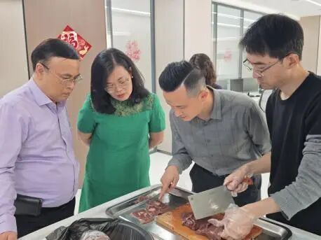 近 50 位中外医护相聚山城，开展聚焦超声前沿技术和临床方向培训