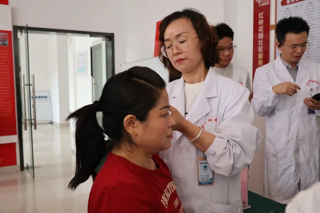 南大二附院携手红谷滩区卫生健康委、卫东街道打通健康服务最后一公里