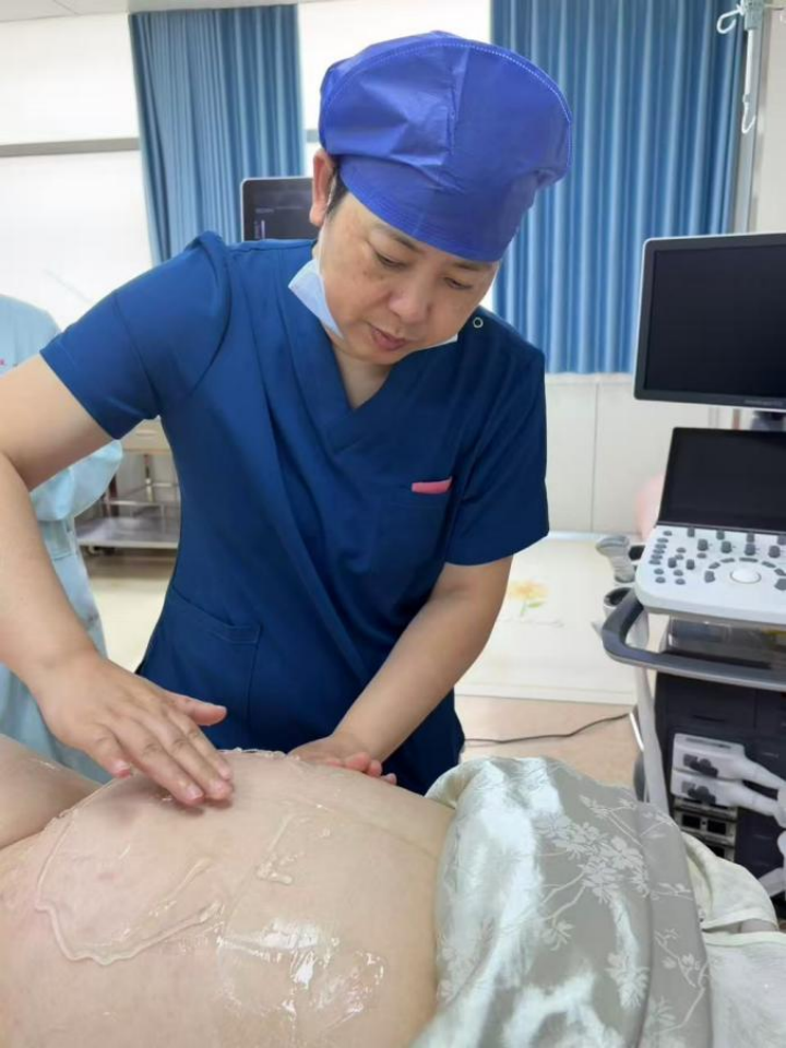 臀位宝宝「转正」了！南大二附院产科团队成功实施外倒转，助两位孕妈妈顺产圆梦