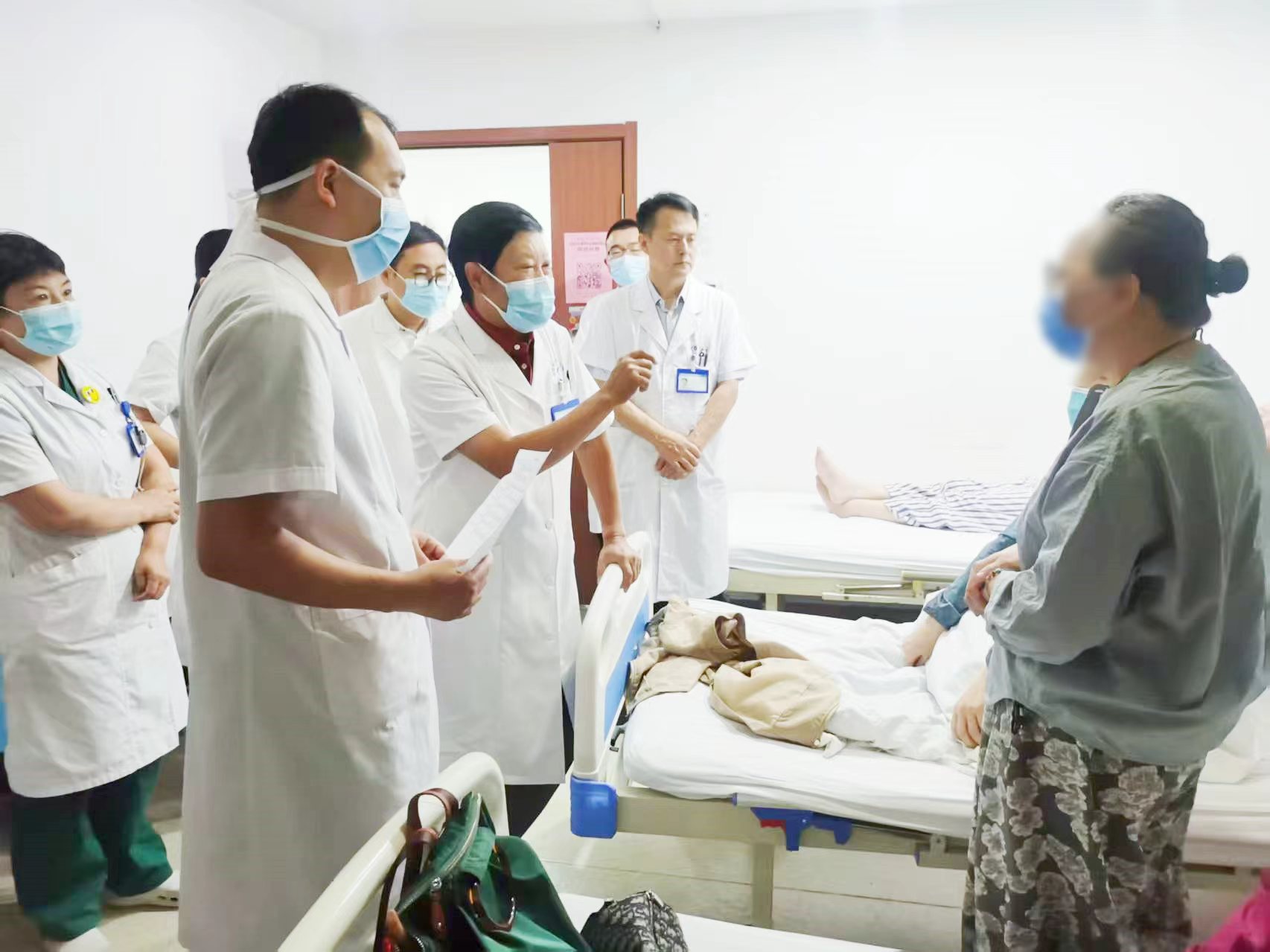 母亲节丨别让「看不清」成为母爱的距离