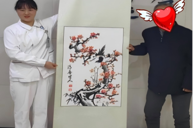 一幅普通的手绘梅花，藏着最真挚的医患情