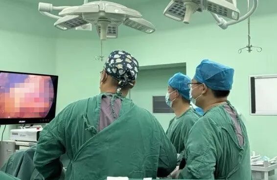 国文医院腹腔镜微创手术成功救治粘连性肠梗阻患者