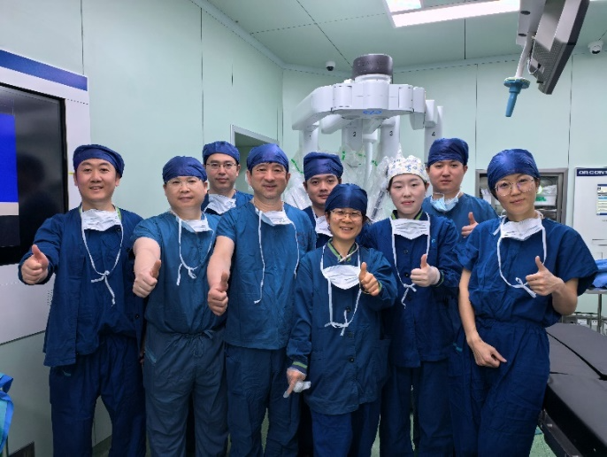 交医精术丨国内首例！交大一附院李勇新团队完成机器人辅助免缝合主动脉瓣置换术