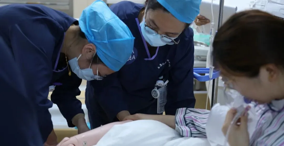 致敬白衣天使!泰康医疗「赋能护士·守护生命」护士节庆典圆满举行