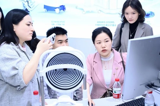 武汉普瑞眼科屈光手术专家团闪耀 CCCRS 2026，共研屈光手术发展新征程