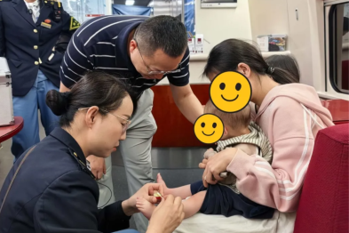 高铁上幼童突发急症！桂医大二附院吴云飞博士紧急施救