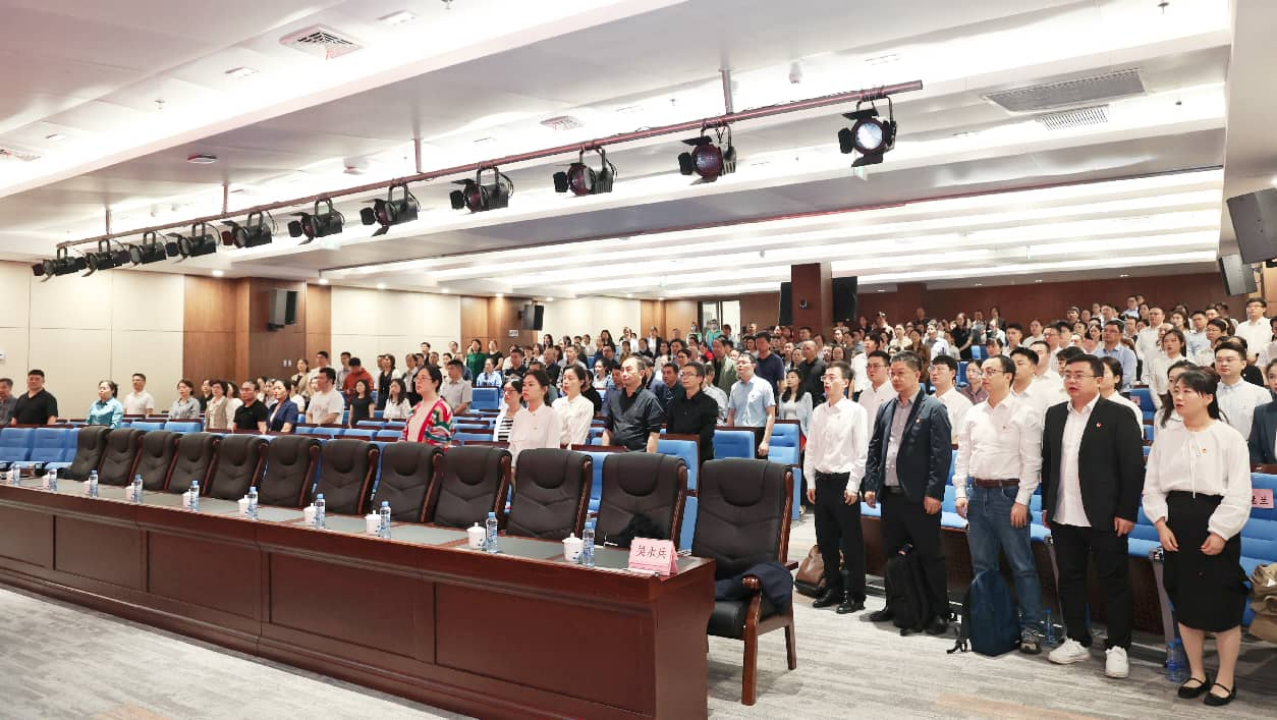 青春心向党!南大二附院 2026 年五四表彰大会隆重召开