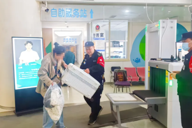 人文视角丨暖心微笑守平安    温情服务暖人心