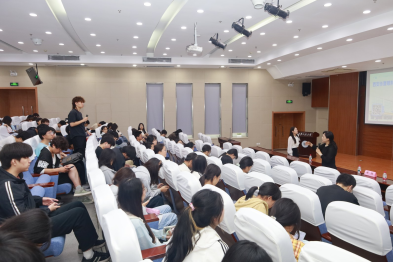 西安华厦眼科医院走进西安工程大学开展眼健康公益行