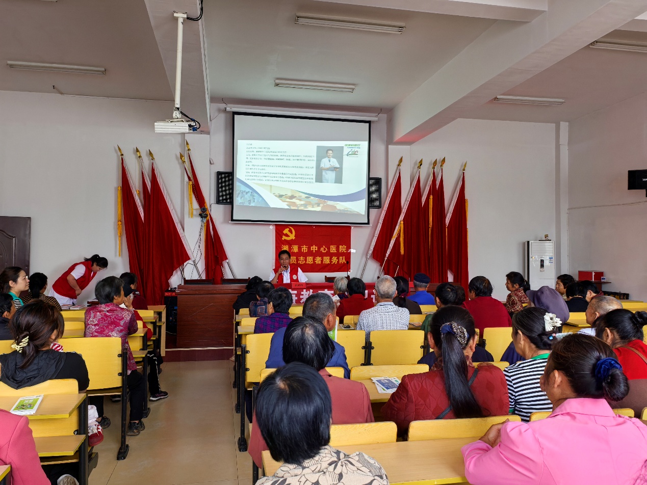 中医科普进乡村,党员志愿暖民心