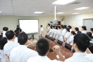 廉洁行医守初心 清风护航担使命——「5·10 我要廉」宣誓活动助力廉洁医院建设