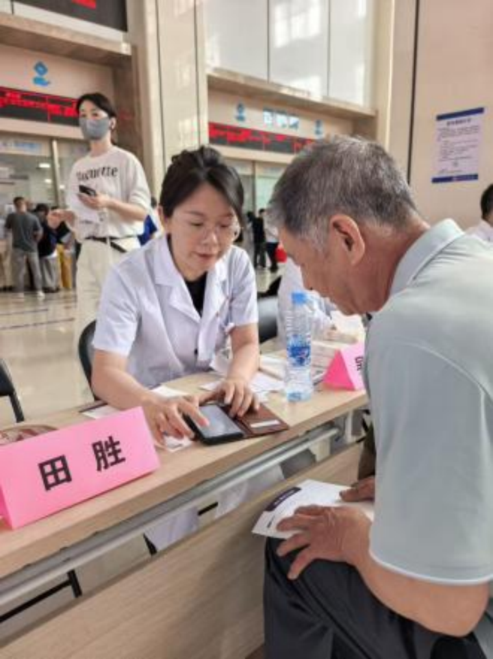 南大二附院神经内科头痛中心开展「偏头痛关爱月」科普宣传活动