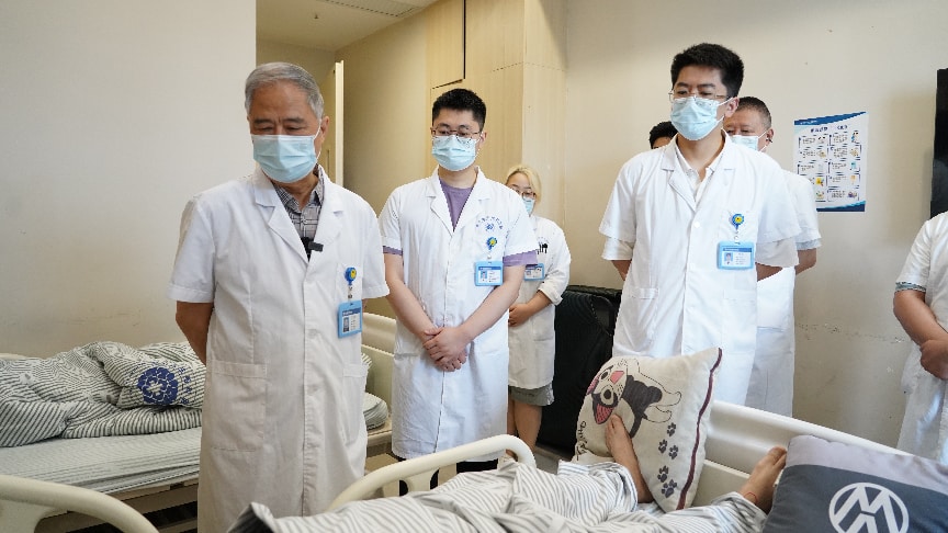 罕见!头颈「断联」险致瘫痪,四川蓝生脑科医院神经外科高难度颈枕融合术助患者重生