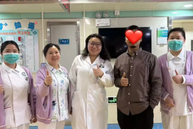 21 岁外籍青年突发右眼全层裂伤  我院眼科精细手术成功救治