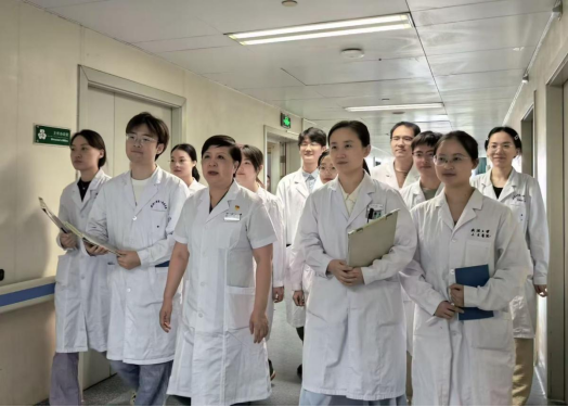 武汉大学人民医院眼科杨燕宁团队揭示神经营养性角膜炎病理新机制并阐明重组人神经生长因子多靶点修复作用
