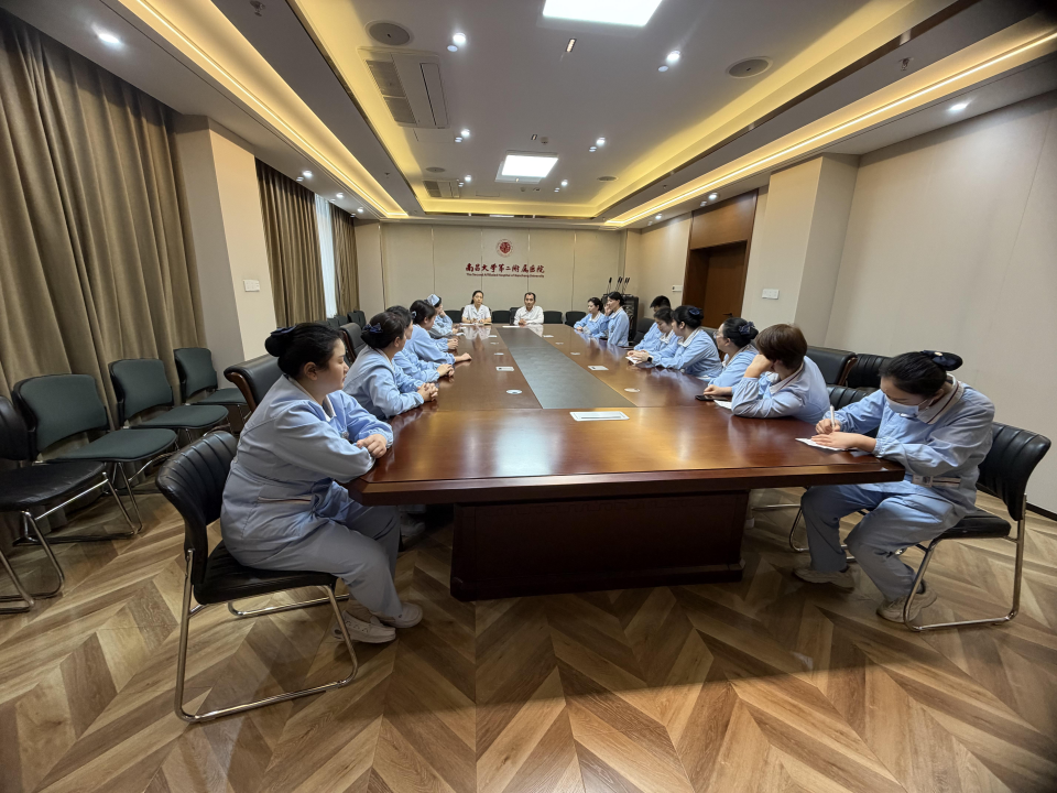 暖心守窗口 巧解医患忧———南大二附院门诊导医投诉处理「三步工作法」纪实