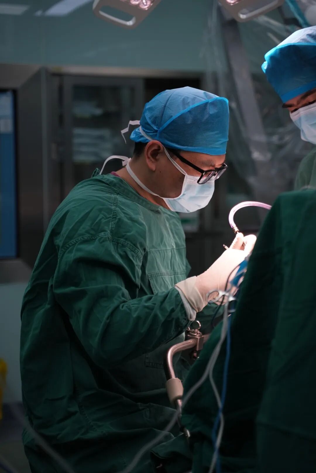 7 cm 巨大脑瘤!脑干受压超 2/3!14 岁孩子听力异常竟濒临生死绝境