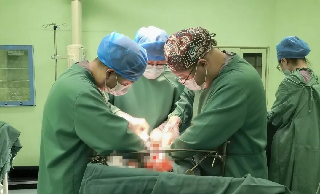 国文医院成功为复发的腹膜后肉瘤患者实施高难度腹腔复杂手术