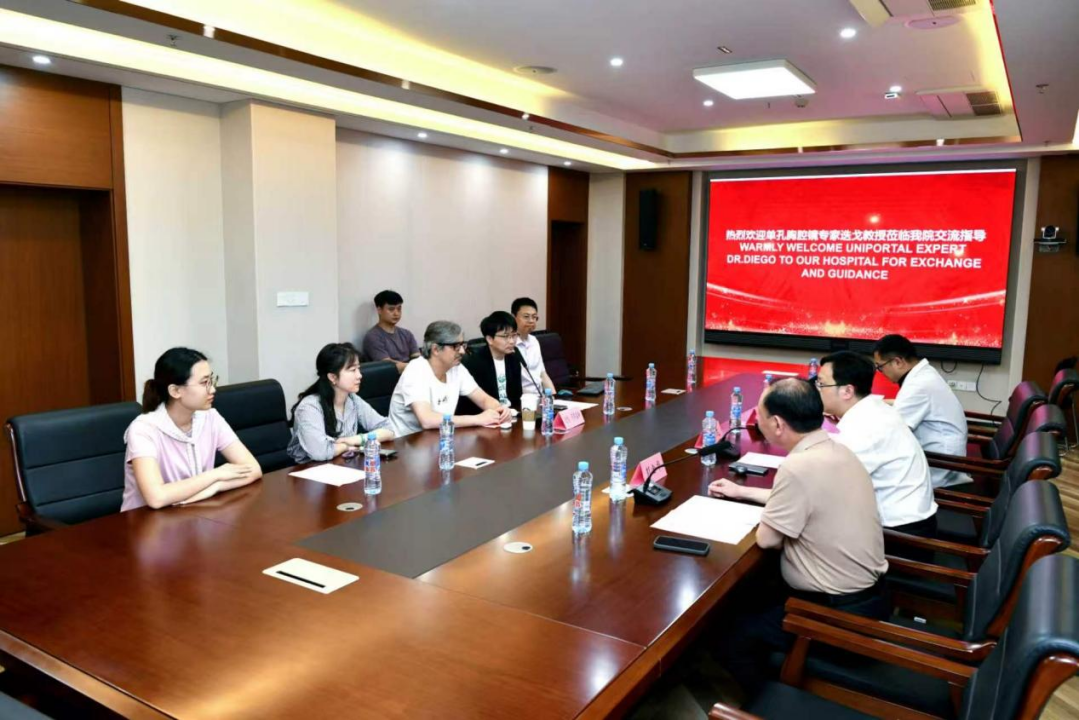 接轨国际前沿 赋能学科发展|迭戈・冈萨雷斯・里瓦斯教授亲临南大二附院开展手术演示与学术座谈