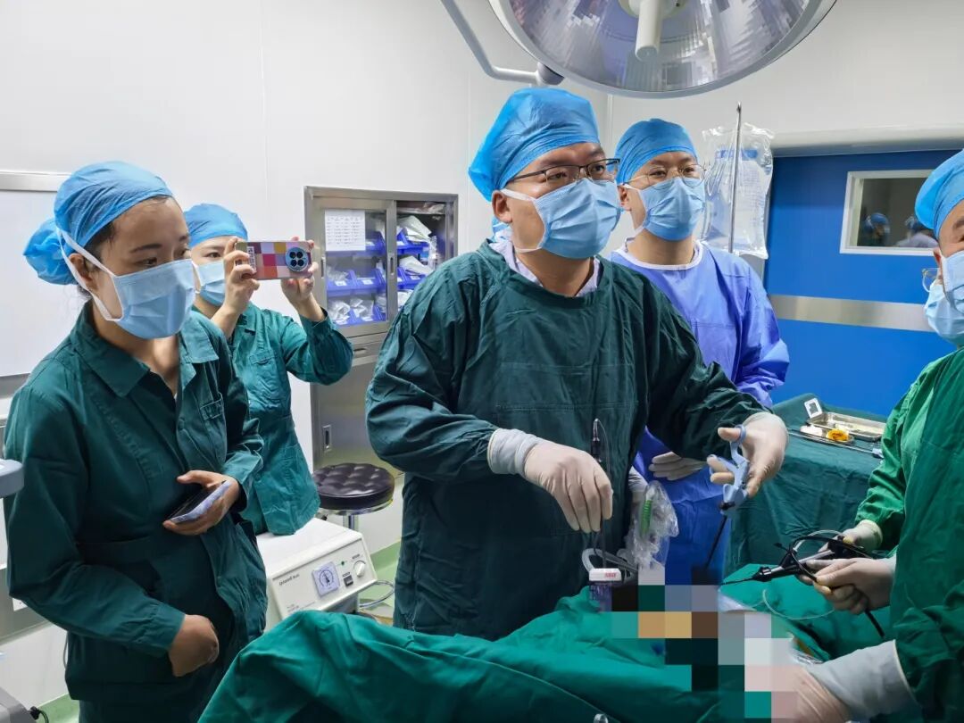 医路仁心·聊医纪 | 我院援青专家侯旭：3300 米高原上的生命答卷，做扎根雪域的「生命树」
