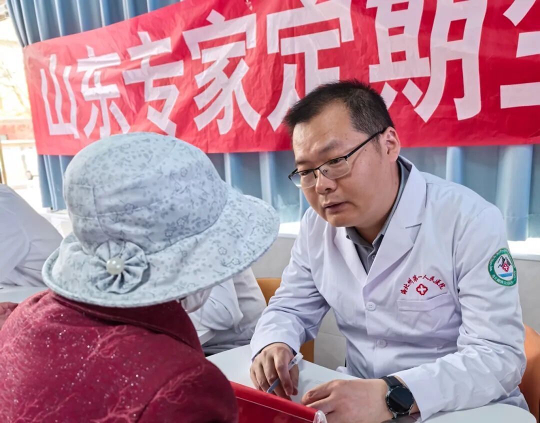 医路仁心·聊医纪 | 我院援青专家侯旭：3300 米高原上的生命答卷，做扎根雪域的「生命树」