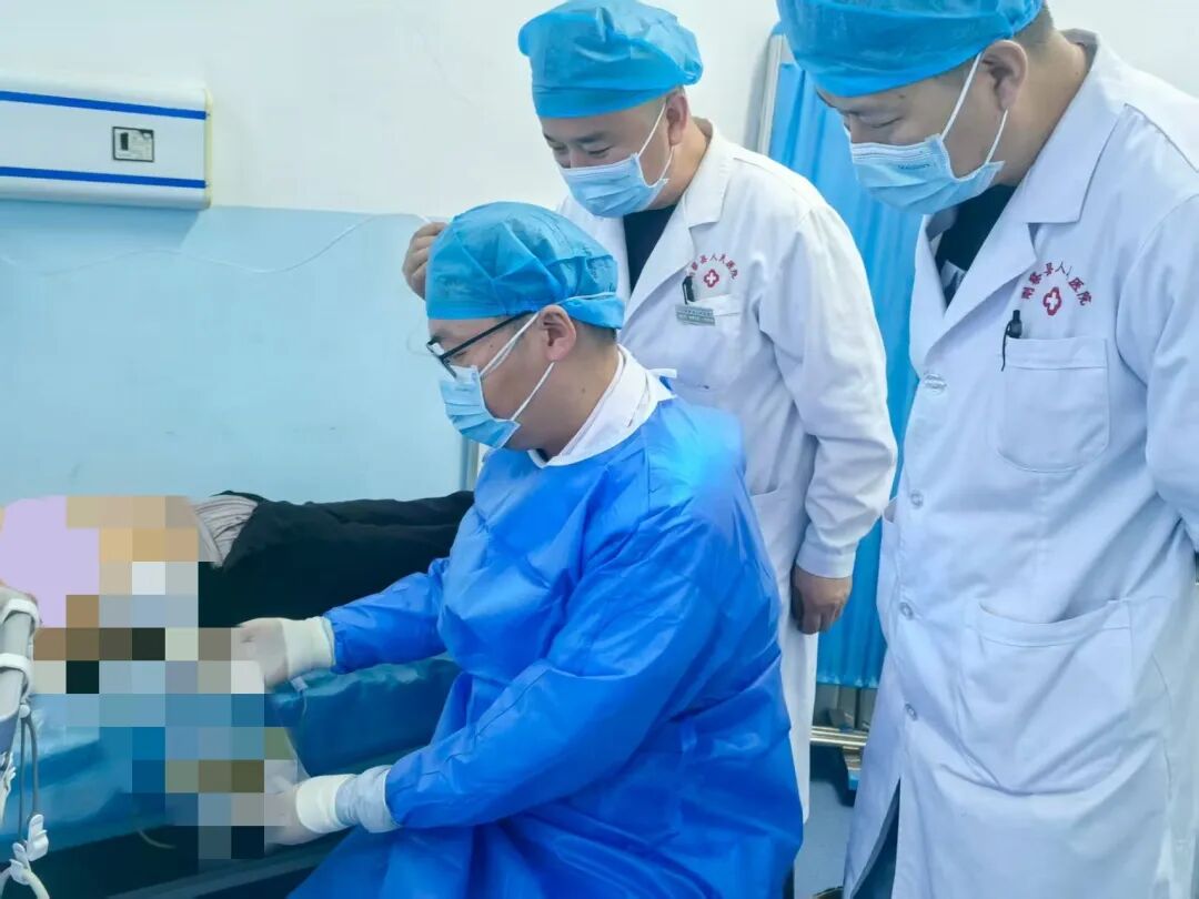 医路仁心·聊医纪 | 我院援青专家侯旭：3300 米高原上的生命答卷，做扎根雪域的「生命树」