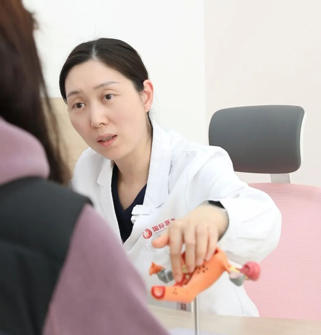 「手术本身不难,难的是她 245 斤」…