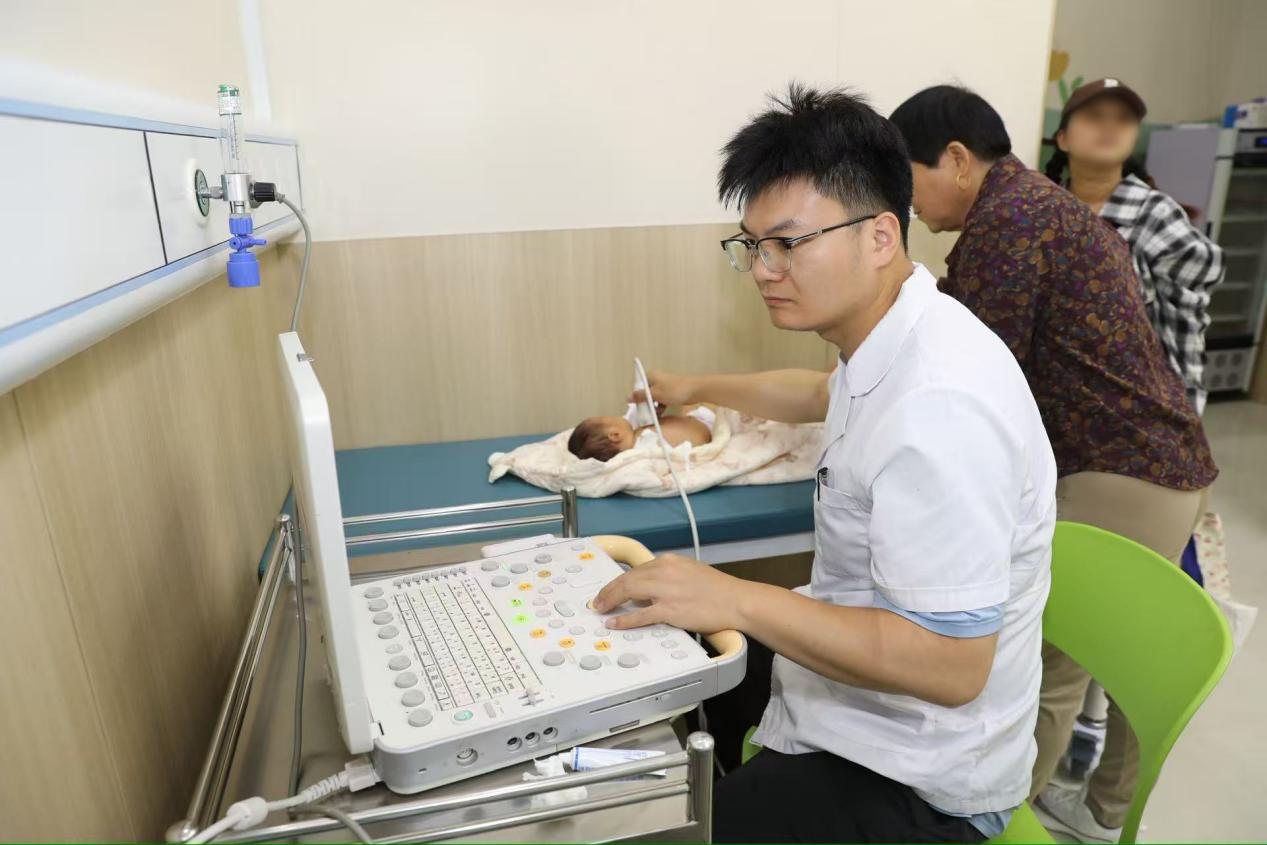 全国政协委员谢俊明带队赴浙开展「六一爱心行」 把优质医疗送到侨乡群众家门口