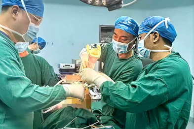 三重病叠加，南医大二附院多学科协作助力患者重获行走能力