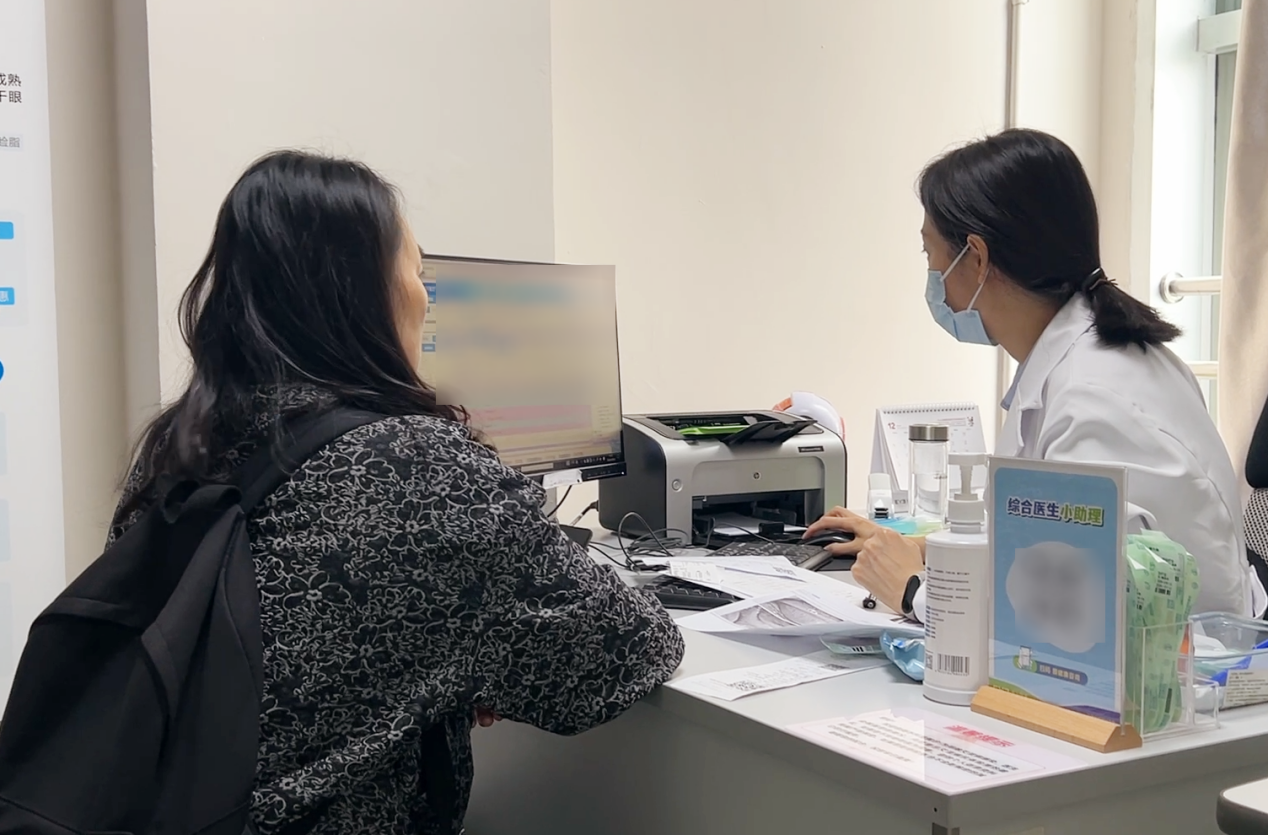 义眼片反复脱落难佩戴 成都爱尔眼科成功修复一例复杂结膜囊狭窄