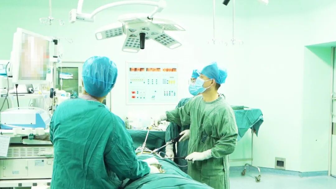 国文医院肝胆胰胃肠外科 15 分钟微创手术成功救治八旬化脓性阑尾炎患者