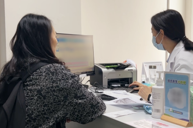 义眼片反复脱落难佩戴 成都爱尔眼科成功修复一例复杂结膜囊狭窄