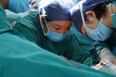 61 岁女子子宫被撑成「孕 4 月」，挤满十余个子宫肌瘤……