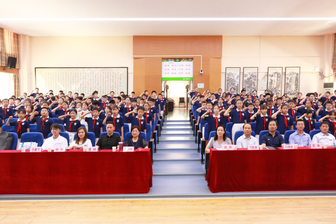 医校协同 守护明亮双眼| 66 爱眼日大雁塔小学「近防 365·瞳爱伴我行」项目正式启动