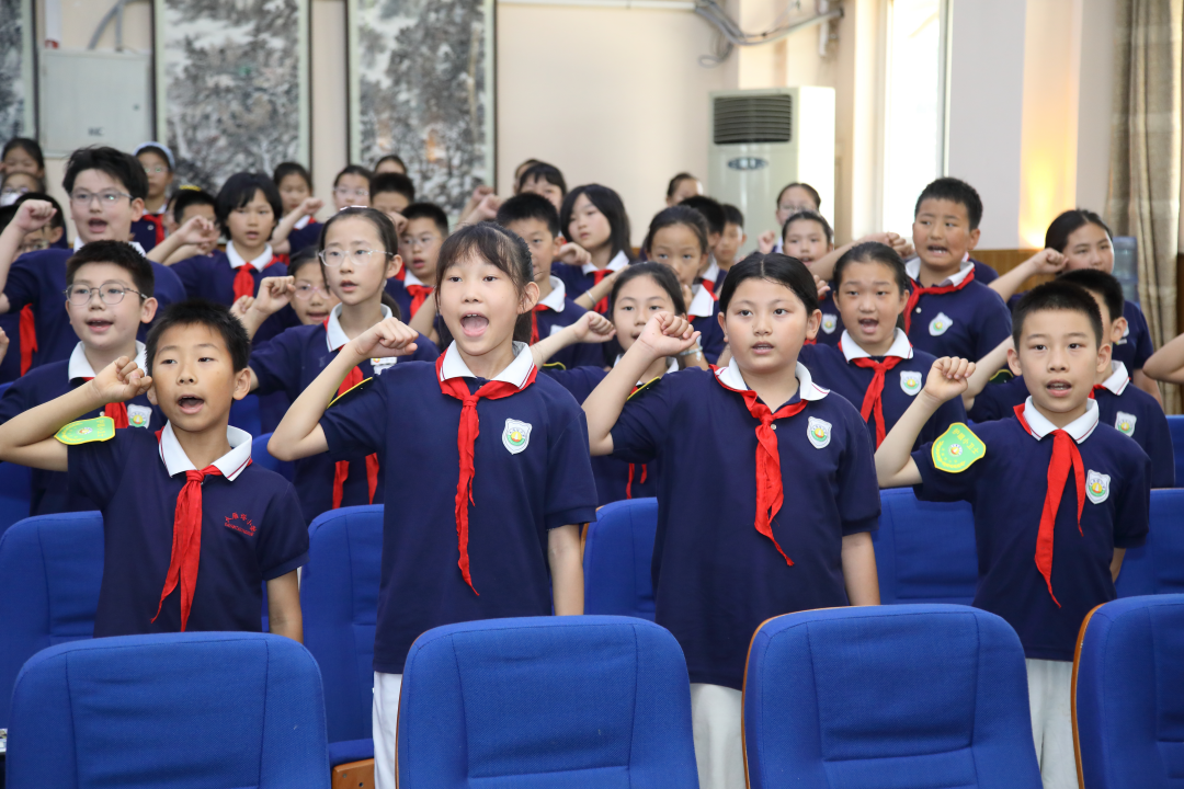 医校协同 守护明亮双眼| 66 爱眼日大雁塔小学「近防 365·瞳爱伴我行」项目正式启动