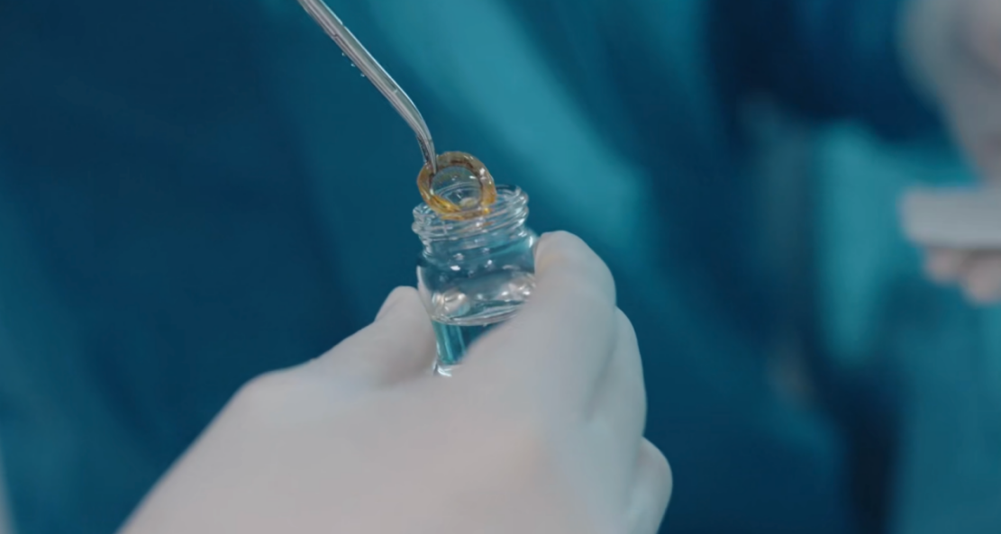 器官捐献日:爱尔眼科致敬角膜捐献者!人工角膜技术,为疑难角膜盲患者点亮光明