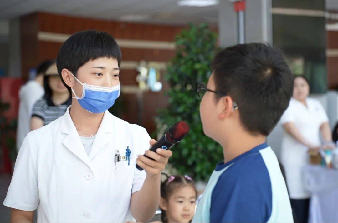 全龄段眼健康守护:郑州视光眼科医院爱眼日公益纪实