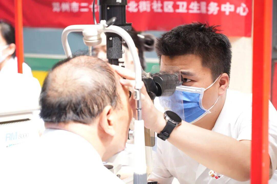 全龄段眼健康守护:郑州视光眼科医院爱眼日公益纪实