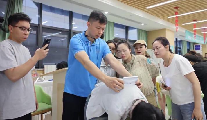 湖南妇女儿童医院与国际施罗斯体系、健衡学园联合开展脊柱侧弯专项研修