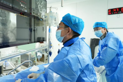 国文医院携手首都医科大学宣武医院李静伟教授开展高难度介入手术成功救治高危复发性脑梗死患者